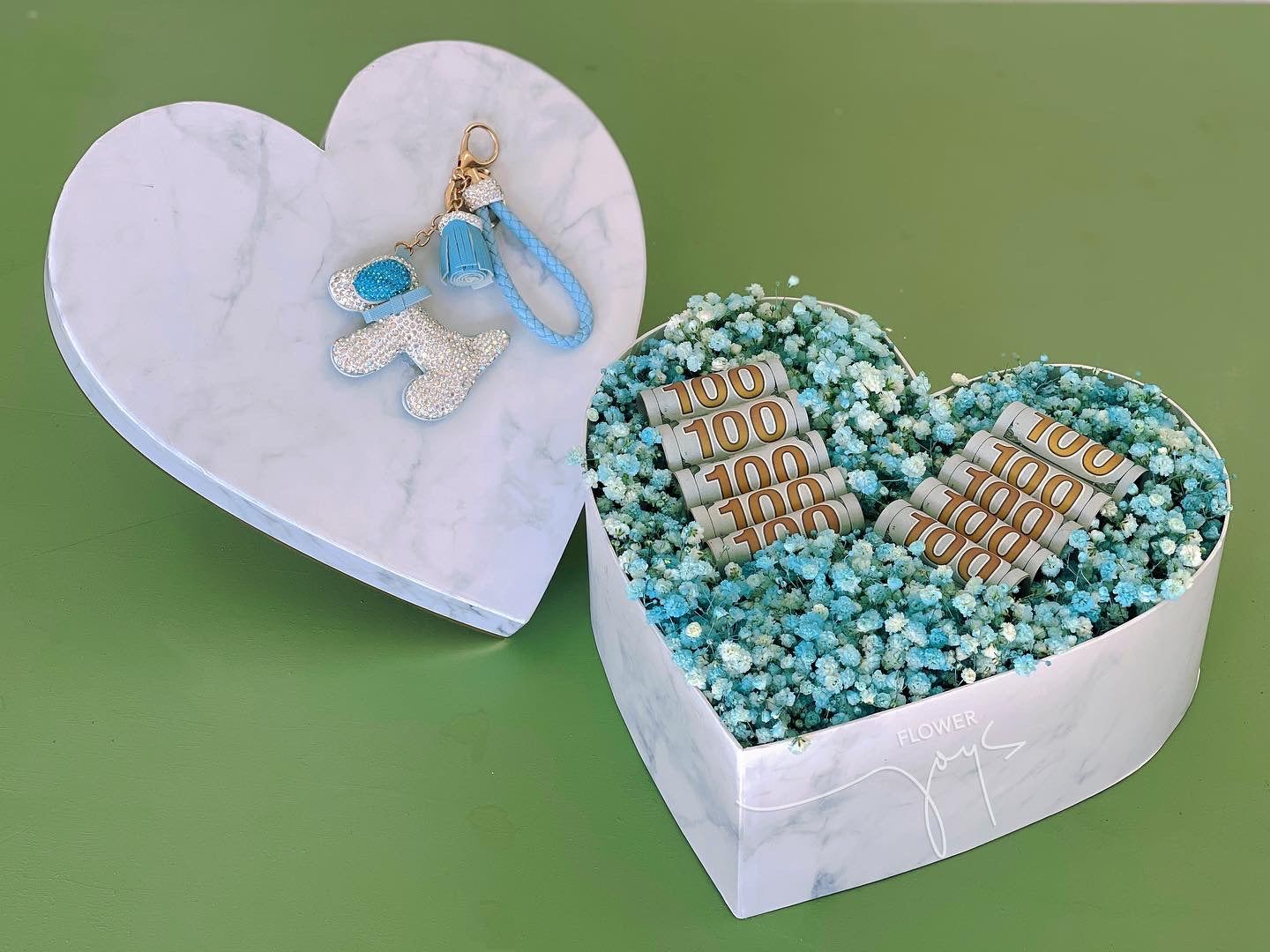 Baby’s Breath in Heart Box